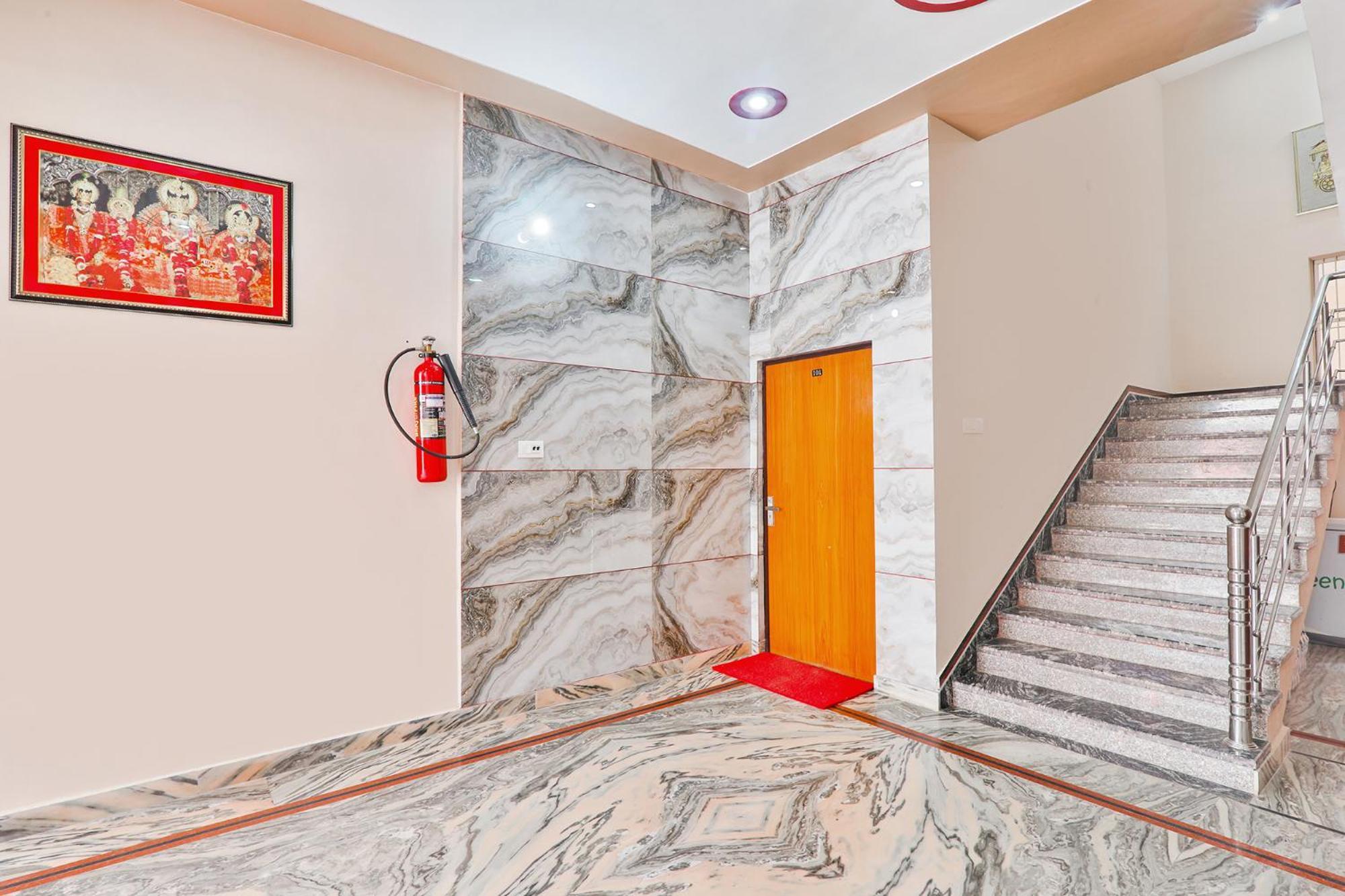 Fabhotel Shree Venkatesh Nileyam Ayodhya Экстерьер фото